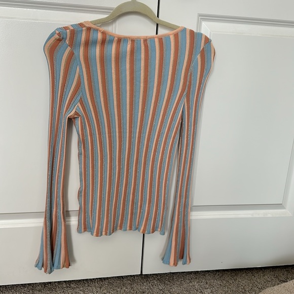 Venus Sweater - Picture 2 of 5